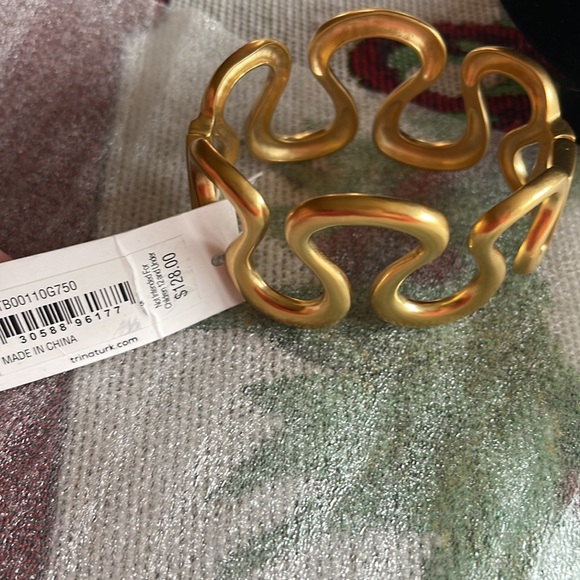 NWT Trina Turk necklace and bracket set - Picture 5 of 9